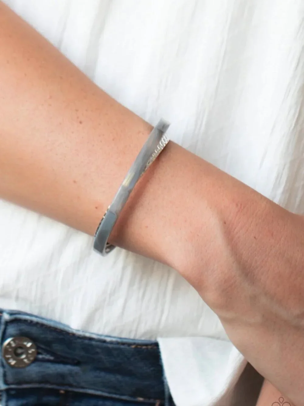 Paparazzi Jewelry Accessories - HAUTE On The Trail - Silver Bracelet - Vintage